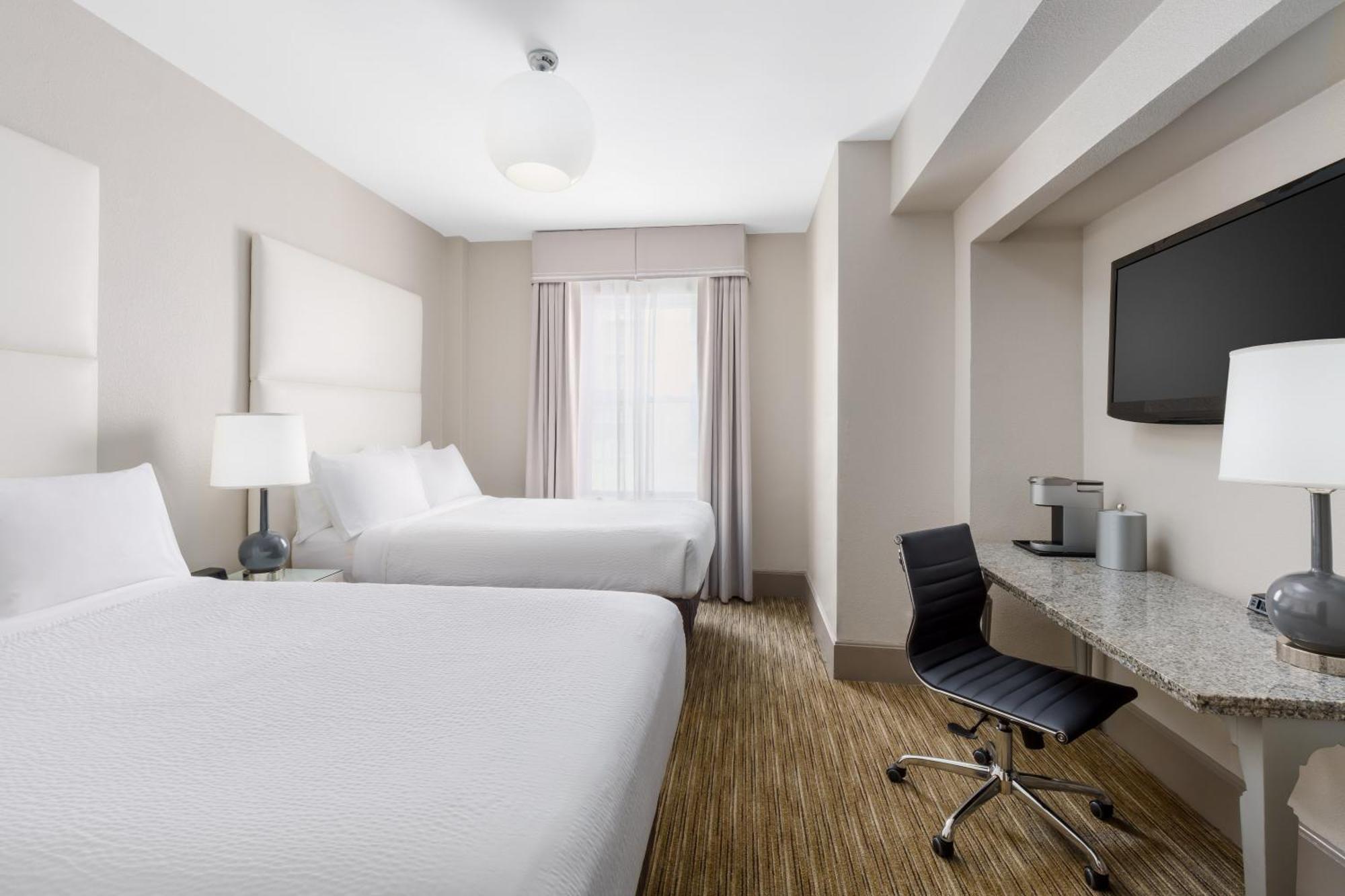 Holiday Inn Express Chicago - Magnificent Mile By Ihg Exterior photo