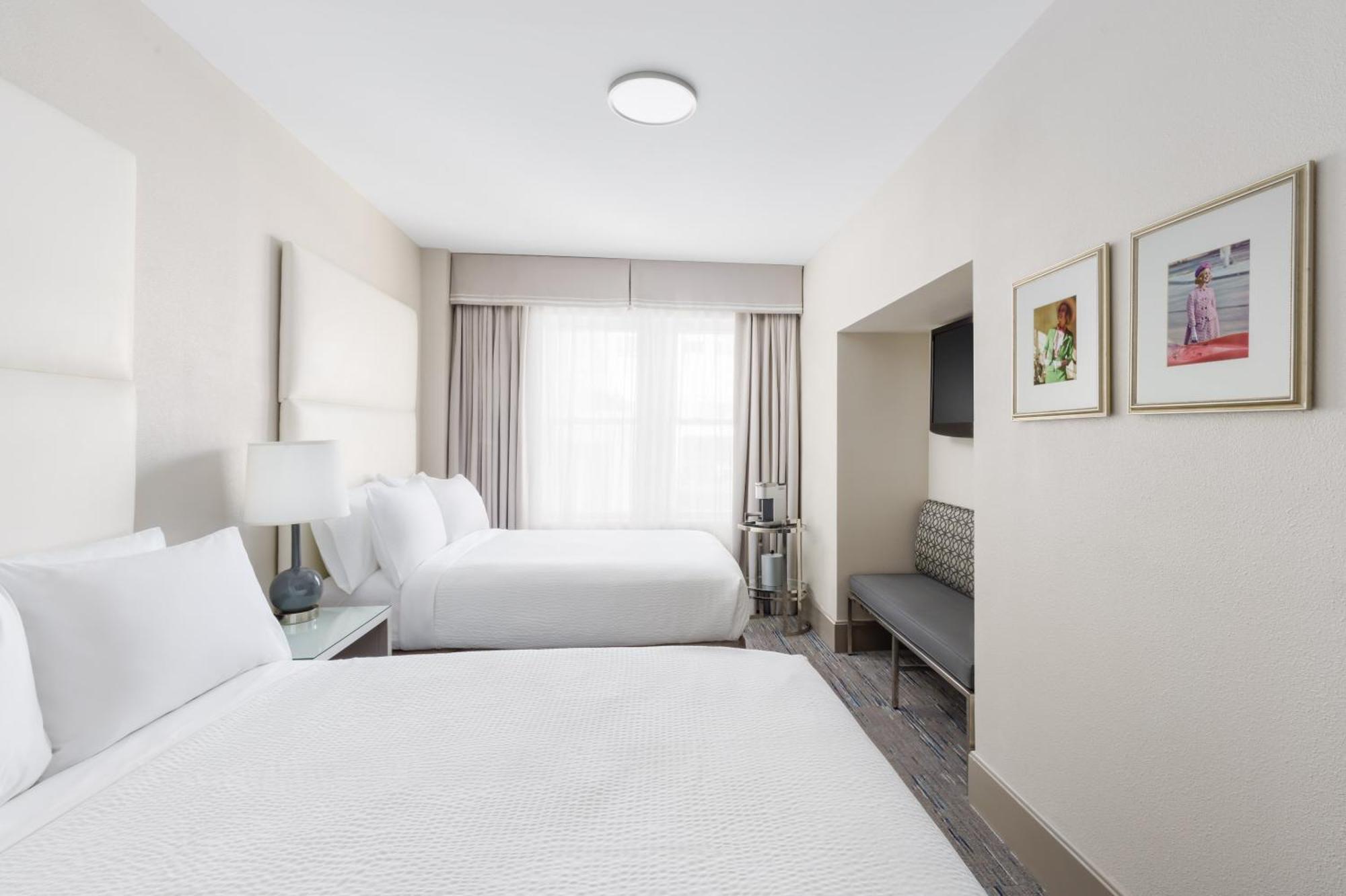 Holiday Inn Express Chicago - Magnificent Mile By Ihg Exterior photo