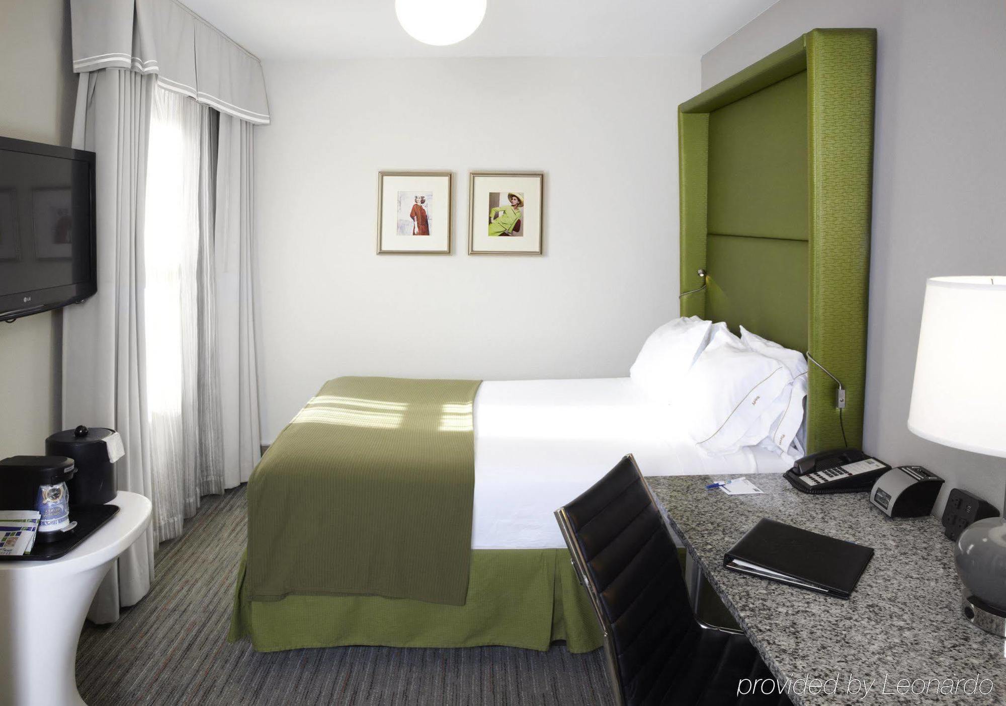 Holiday Inn Express Chicago - Magnificent Mile By Ihg Room photo